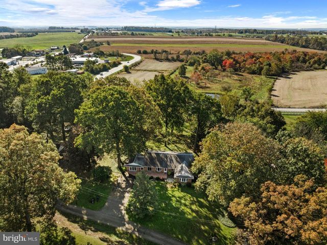 1011 WOODLAND DR, Quarryville, PA 17566