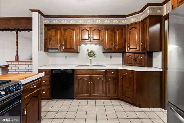 1011 WOODLAND DR, Quarryville, PA 17566