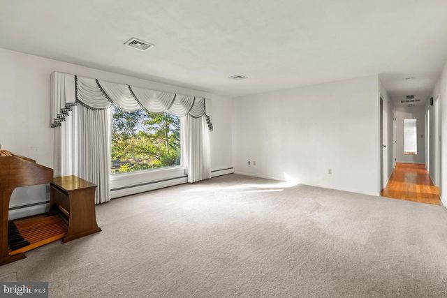 1011 WOODLAND DR, Quarryville, PA 17566