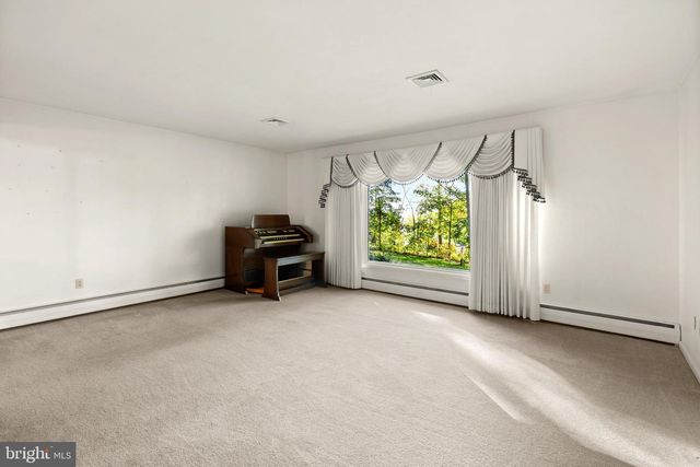 1011 WOODLAND DR, Quarryville, PA 17566