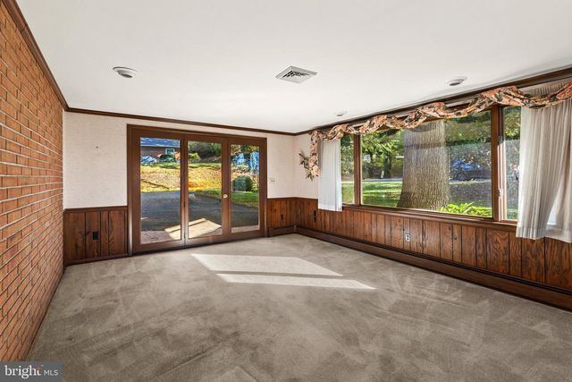 1011 WOODLAND DR, Quarryville, PA 17566