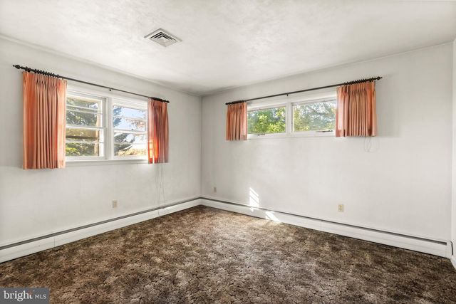 1011 WOODLAND DR, Quarryville, PA 17566