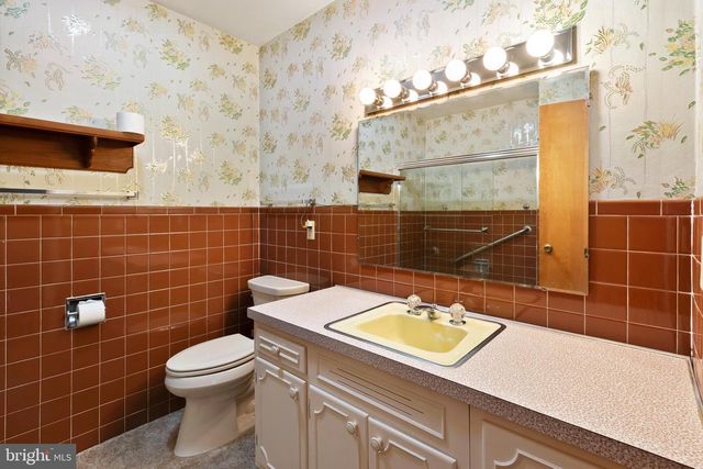 1011 WOODLAND DR, Quarryville, PA 17566