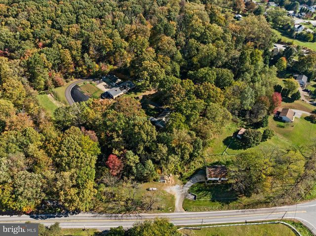 1011 WOODLAND DR, Quarryville, PA 17566