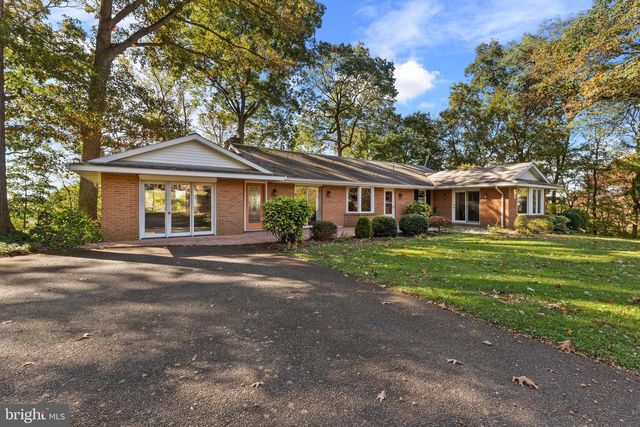 1011 WOODLAND DR, Quarryville, PA 17566