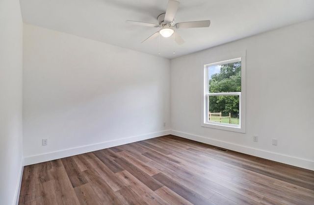 1259 Franklin Loop, Clarkrange, TN 38553