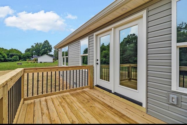 1259 Franklin Loop, Clarkrange, TN 38553