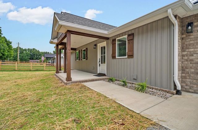1259 Franklin Loop, Clarkrange, TN 38553