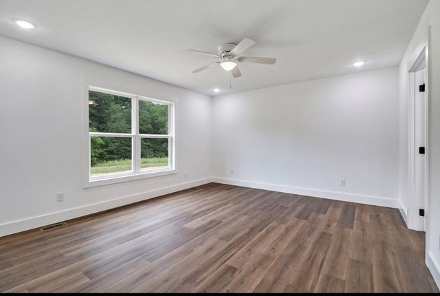 1259 Franklin Loop, Clarkrange, TN 38553