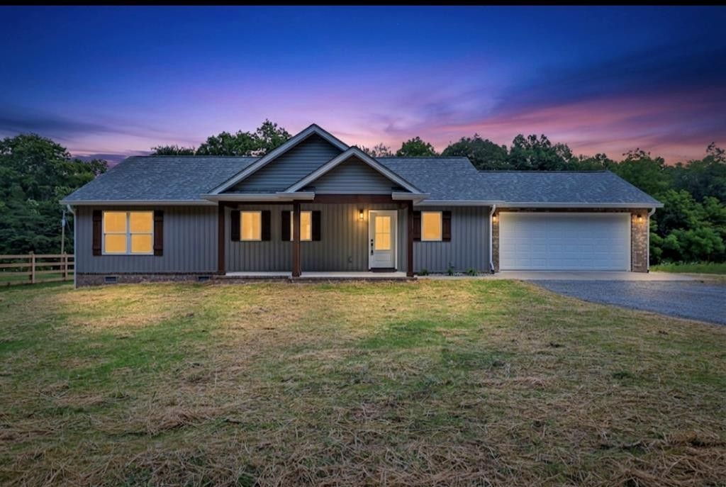 1259 Franklin Loop, Clarkrange, TN 38553