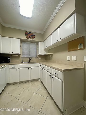 605 CLUBHOUSE Court, Jacksonville, FL 32256