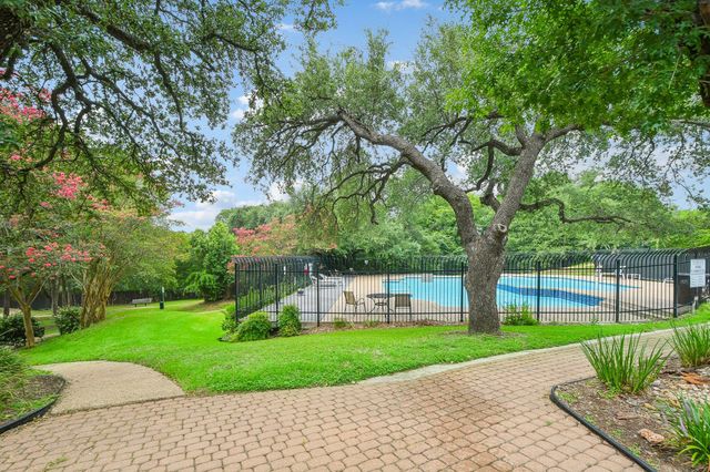 1015 E Yager LN 2, Austin, TX 78753