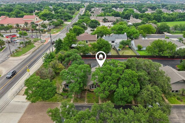 1015 E Yager LN 2, Austin, TX 78753