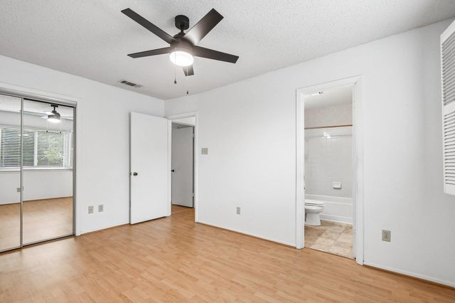1015 E Yager LN 2, Austin, TX 78753