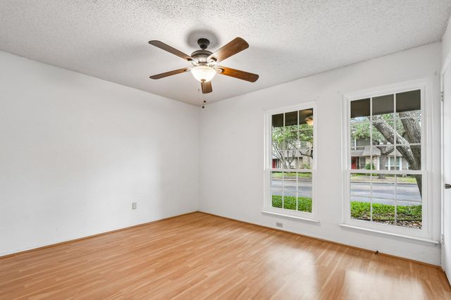 1015 E Yager LN 2, Austin, TX 78753