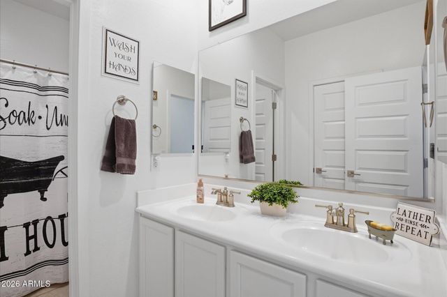 265 W TENIA Trail, San Tan Valley, AZ 85143