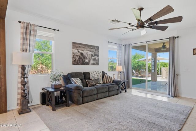 265 W TENIA Trail, San Tan Valley, AZ 85143