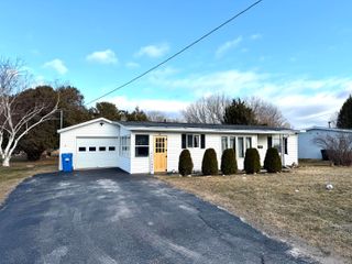 19 Seneca Drive, Plattsburgh, NY 12901