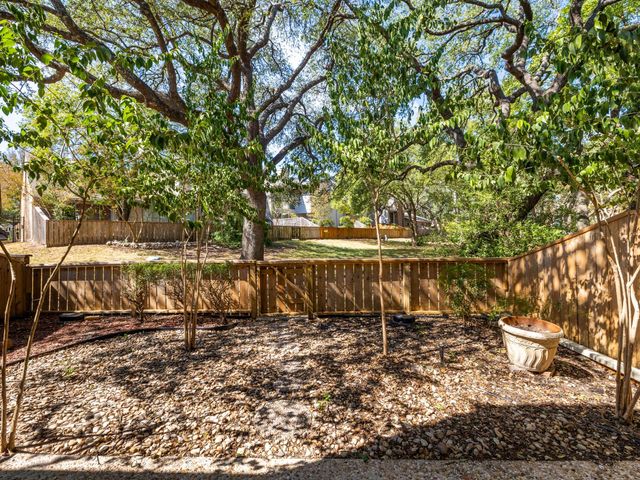 8216 Summer Side DR, Austin, TX 78759