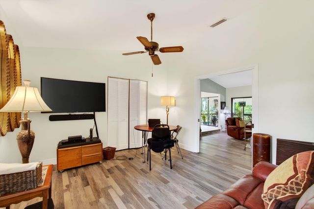 6839 Villas Drive S, Boca Raton, FL 33433