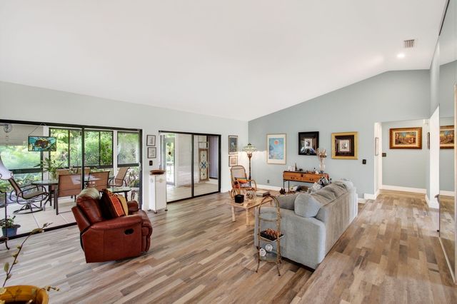 6839 Villas Drive S, Boca Raton, FL 33433