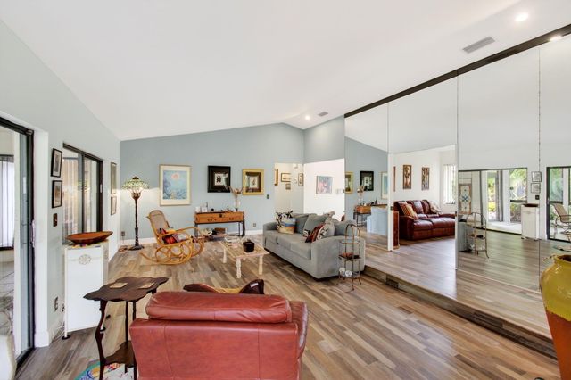 6839 Villas Drive S, Boca Raton, FL 33433