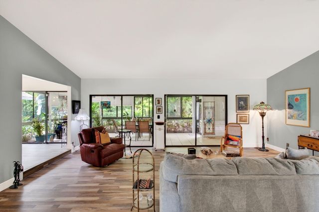 6839 Villas Drive S, Boca Raton, FL 33433