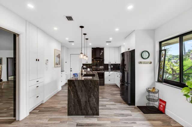 6839 Villas Drive S, Boca Raton, FL 33433