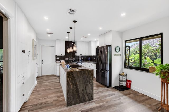 6839 Villas Drive S, Boca Raton, FL 33433