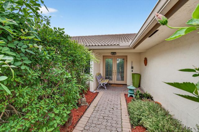 6839 Villas Drive S, Boca Raton, FL 33433