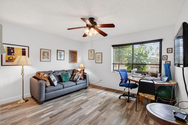 6839 Villas Drive S, Boca Raton, FL 33433