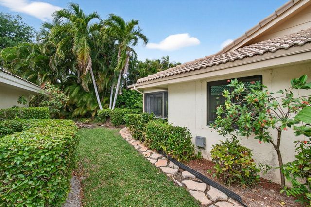 6839 Villas Drive S, Boca Raton, FL 33433