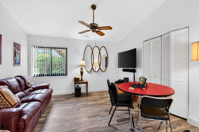 6839 Villas Drive S, Boca Raton, FL 33433