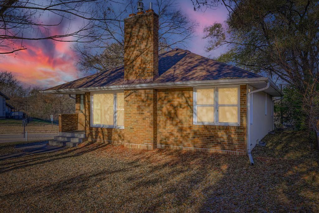 2293 7th Avenue E, North Saint Paul, MN 55109