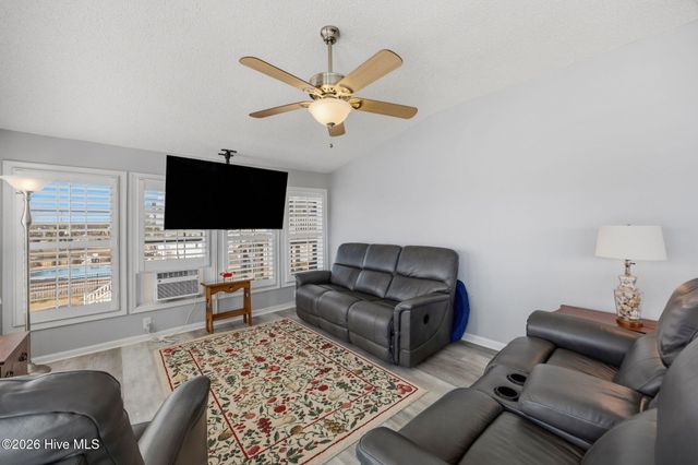 9055 W 9th Street, Surf City, NC 28445