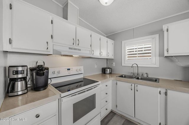 9055 W 9th Street, Surf City, NC 28445