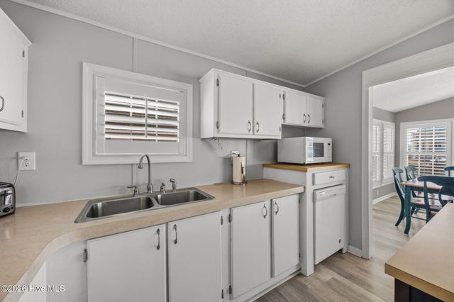 9055 W 9th Street, Surf City, NC 28445