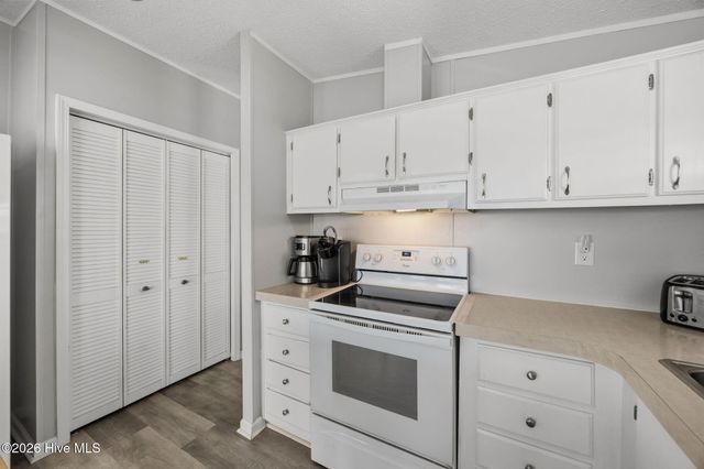 9055 W 9th Street, Surf City, NC 28445