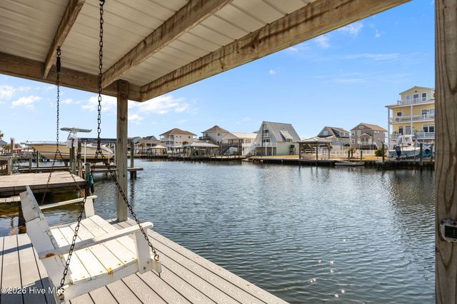 9055 W 9th Street, Surf City, NC 28445