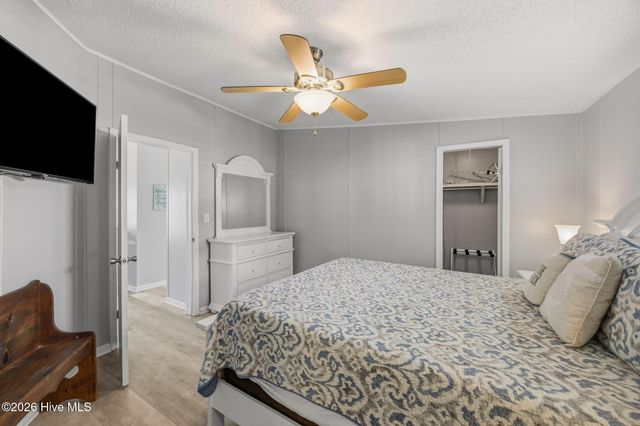 9055 W 9th Street, Surf City, NC 28445