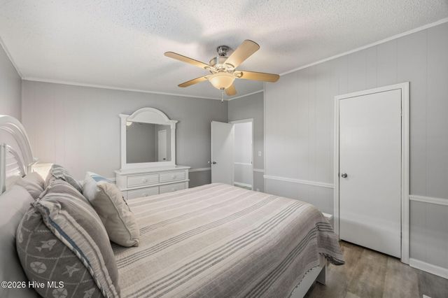 9055 W 9th Street, Surf City, NC 28445