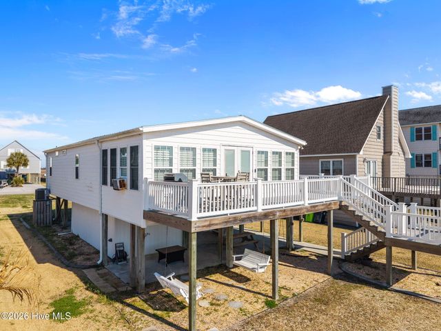 9055 W 9th Street, Surf City, NC 28445
