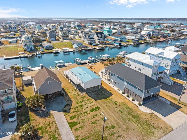 9055 W 9th Street, Surf City, NC 28445