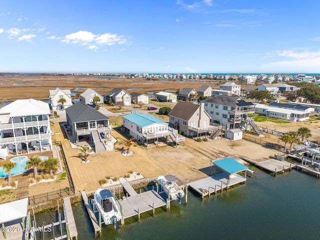 9055 W 9th Street, Surf City, NC 28445