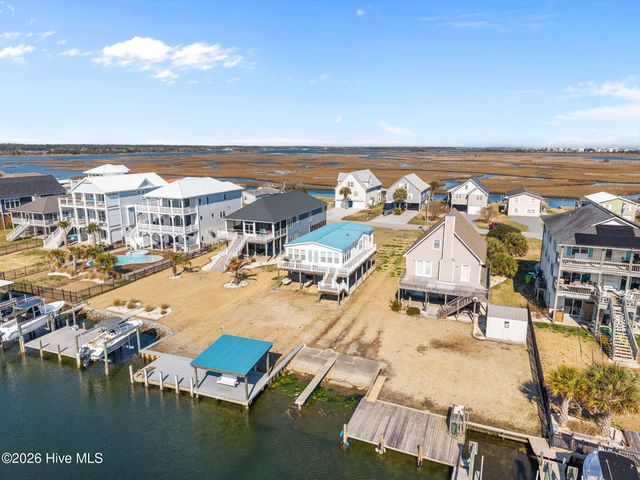 9055 W 9th Street, Surf City, NC 28445