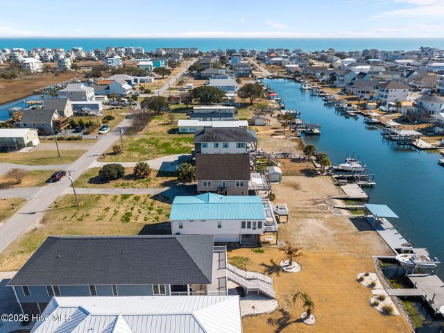 9055 W 9th Street, Surf City, NC 28445
