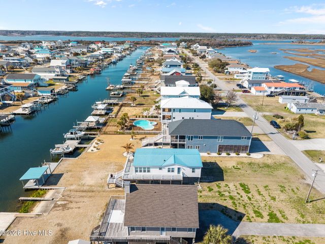 9055 W 9th Street, Surf City, NC 28445