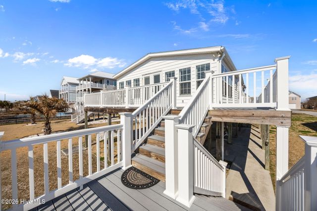 9055 W 9th Street, Surf City, NC 28445