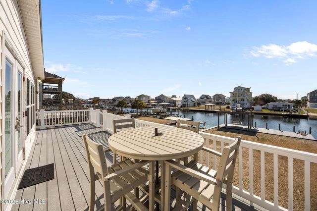 9055 W 9th Street, Surf City, NC 28445