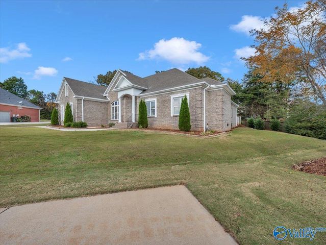 222 Lee Bowden Drive, Huntsville, AL 35806